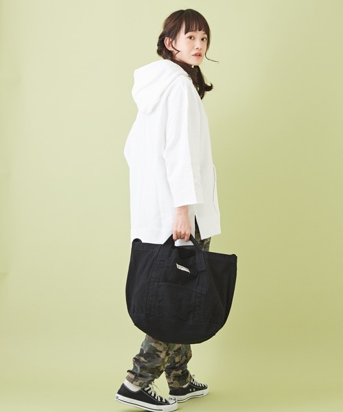 arbore（アーバー）の「キャンバスバッグ（ショルダーバッグ・レディース・ブラック/イエロー/ミント/ナチュラル・M）」の6枚目の写真