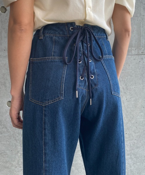 『ROTATE』ロテート レースアップ ストレートレッグ ジーンズ STAFF STYLING｜THE SHOP YOHJI YAMAMOTO