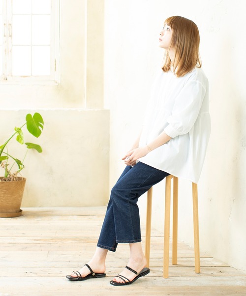 menue(メヌエ)の「2WAYスクエアトゥループストラップフラットサンダル(サンダル・レディース・ブラウン/ガンメタ/パイソン/ブラック/ホワイト・35/38/34/37/36/39/40/41)」の9枚目の写真