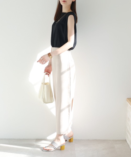 VIVIAN(ヴィヴィアン)の「スクエアトゥトリオカラー甲バンドトングサンダル(サンダル・レディース・ナチュラル/クリアブラック/ライトグレー/オリーブ×ブラック/ストーン/イエロー系その他4・S/M/LL/L)」の9枚目の写真