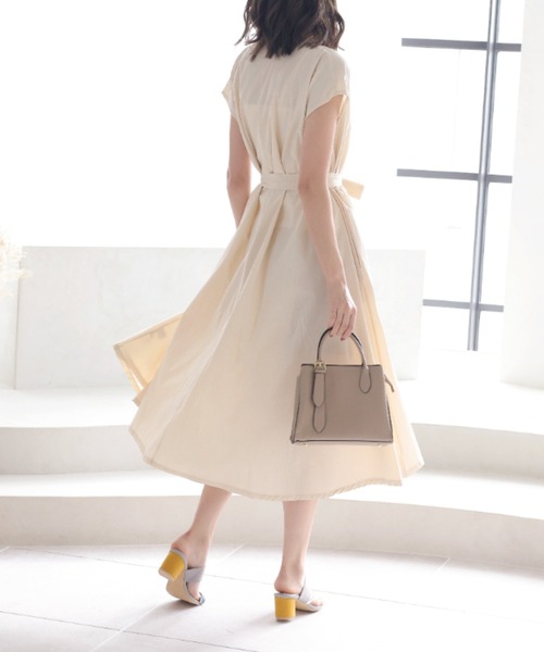 VIVIAN(ヴィヴィアン)の「スクエアトゥトリオカラー甲バンドトングサンダル(サンダル・レディース・ナチュラル/クリアブラック/ライトグレー/オリーブ×ブラック/ストーン/イエロー系その他4・S/M/LL/L)」の11枚目の写真