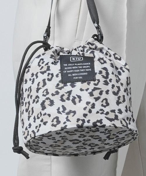 KiU（キウ）の「【KiU】/300D DRAWSTRING BAG ドローストリングバッグ（ショルダーバッグ・レディース・ブラック/その他2/その他1/その他3/その他4/その他5/その他6・FREE）」の5枚目の写真