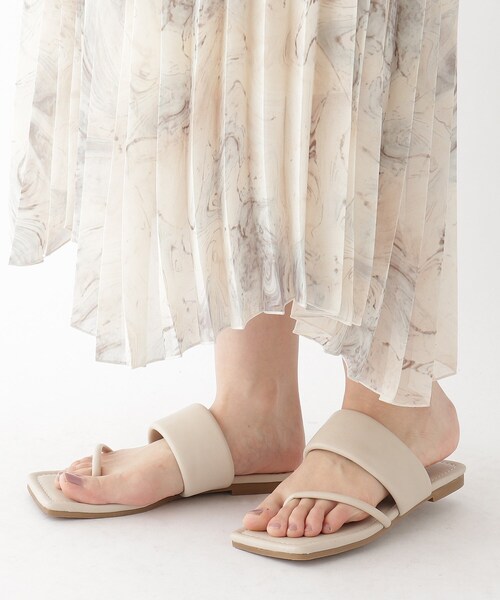 AG by aquagirl（エージーバイアクアガール）の「◆スクエアフラットトングサンダル（サンダル・レディース・オフホワイト/ブラック/ダークブラウン・02/03）」の13枚目の写真