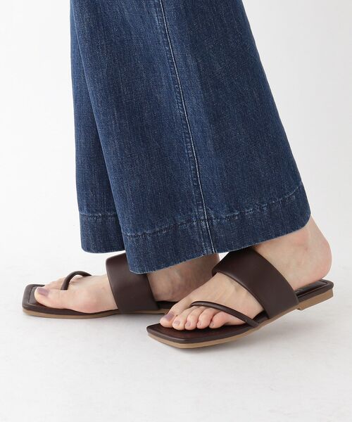 AG by aquagirl（エージーバイアクアガール）の「◆スクエアフラットトングサンダル（サンダル・レディース・オフホワイト/ブラック/ダークブラウン・02/03）」の15枚目の写真