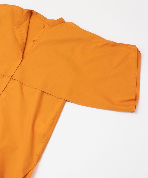 KBF(ケイビーエフ)の「2WAYマントブラウス(シャツ/ブラウス・レディース・ブラック/オフホワイト/オレンジ・ONE)」の5枚目の写真