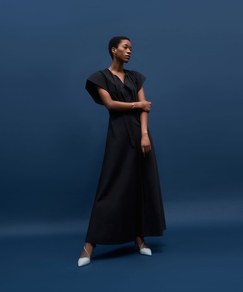 CHARLES & KEITH(チャールズ & キース)の「リネンアシンメトリックパンプス / Linen Asymmetric Pumps(パンプス・レディース・ライトブルー/ブラック/ベージュ・22.5cm/23cm/23.5cm/24.5cm/25cm/25.5cm)」の8枚目の写真