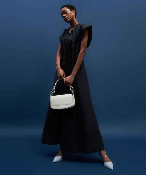 CHARLES & KEITH(チャールズ & キース)の「リネンアシンメトリックパンプス / Linen Asymmetric Pumps(パンプス・レディース・ライトブルー/ブラック/ベージュ・22.5cm/23cm/23.5cm/24.5cm/25cm/25.5cm)」の10枚目の写真