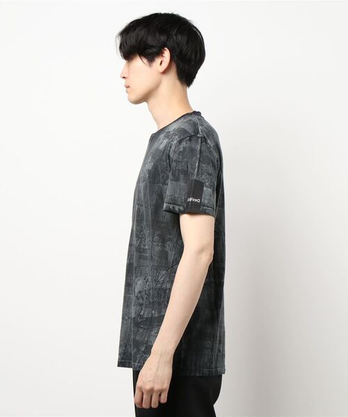 Desigual(デシグアル)の「メンズ Tシャツ半袖 JUALIAN(Tシャツ/カットソー・メンズ・ブラック・M/S/L/2L/3L)」の2枚目の写真