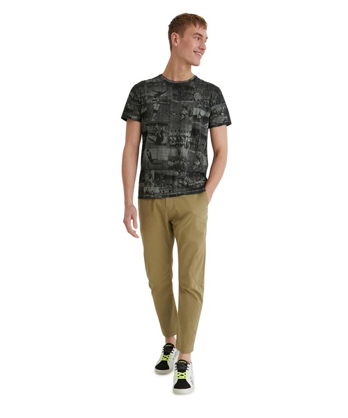 Desigual(デシグアル)の「メンズ Tシャツ半袖 JUALIAN(Tシャツ/カットソー・メンズ・ブラック・M/S/L/2L/3L)」の4枚目の写真