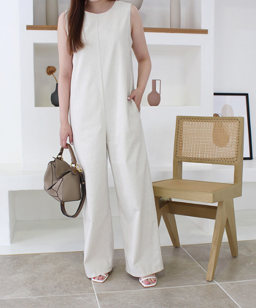 MODE ROBE（モードローブ）の「ノースリーブオールインワン（つなぎ/オールインワン・レディース・ブラック/ブラウン/アイボリー・FREE）」の3枚目の写真