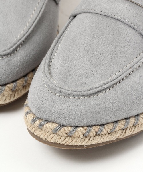 BAYFLOW（ベイフロー）の「ローファーミュール（その他シューズ・レディース・グレー/ライトベージュ・MEDIUM/LARGE）」の7枚目の写真