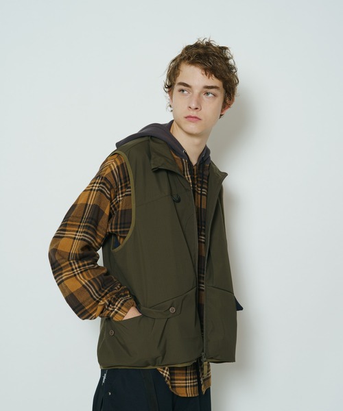 CIAOPANIC（チャオパニック）の「■スタンドネックルーズフィッシングベスト（ベスト・メンズ・ブラック/オリーブ・MEDIUM/LARGE）」の2枚目の写真