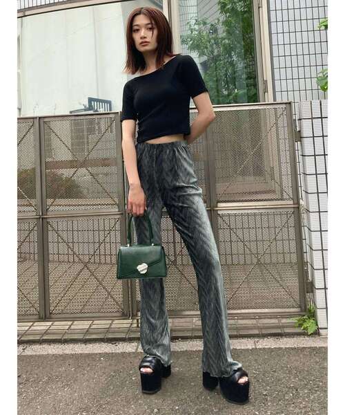 EMODA(エモダ)の「スイッチングリブトップ(Tシャツ/カットソー・レディース・ホワイト/ブラック/マスタード・FREE)」の6枚目の写真