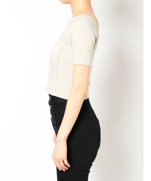 EMODA(エモダ)の「スイッチングリブトップ(Tシャツ/カットソー・レディース・ホワイト/ブラック/マスタード・FREE)」の12枚目の写真