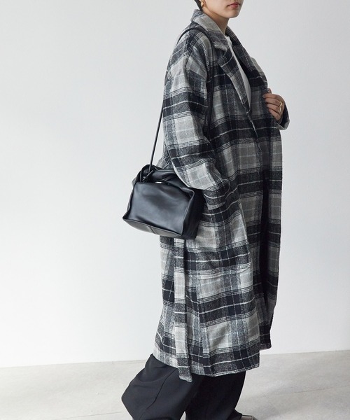 ECRIRE(エクリール)の「リボン付きマキシ丈 ドロップショルダービッグポケットオーバーチェスターコート(チェスターコート・レディース・グレー系その他/ダークグリーン/パープル/ベージュ/ブラウン系その他/ダークブラウン・M)」の11枚目の写真