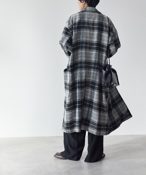 ECRIRE(エクリール)の「リボン付きマキシ丈 ドロップショルダービッグポケットオーバーチェスターコート(チェスターコート・レディース・グレー系その他/ダークグリーン/パープル/ベージュ/ブラウン系その他/ダークブラウン・M)」の14枚目の写真