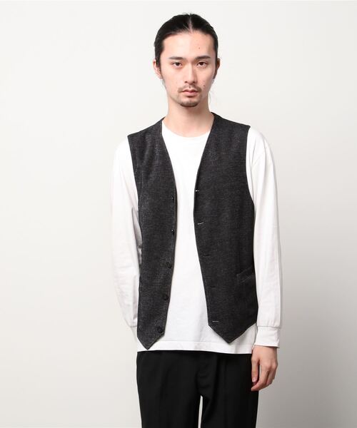 EMPORIO ARMANI(エンポリオアルマーニ)の「【エンポリオ アルマーニ】EMPORIO ARMANI シンプルジレ(その他アウター・メンズ・ブラック・50/44/46/48)」の1枚目の写真