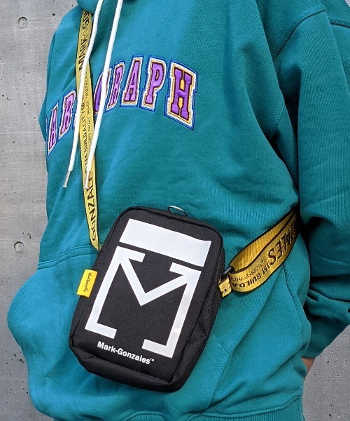 Mark Gonzales(マーク・ゴンザレス)の「MARK GONZALES/マークゴンザレス ジャガードテープ付ショルダーバッグ(ショルダーバッグ・メンズ・ブラック/イエロー・FREE)」の16枚目の写真