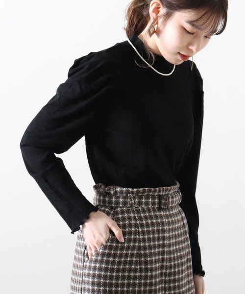 Cheek（チーク）の「リブハイネックトップス（Tシャツ/カットソー・レディース・グレイッシュベージュ/ブラック/グリーン/モカ・MEDIUM）」の2枚目の写真