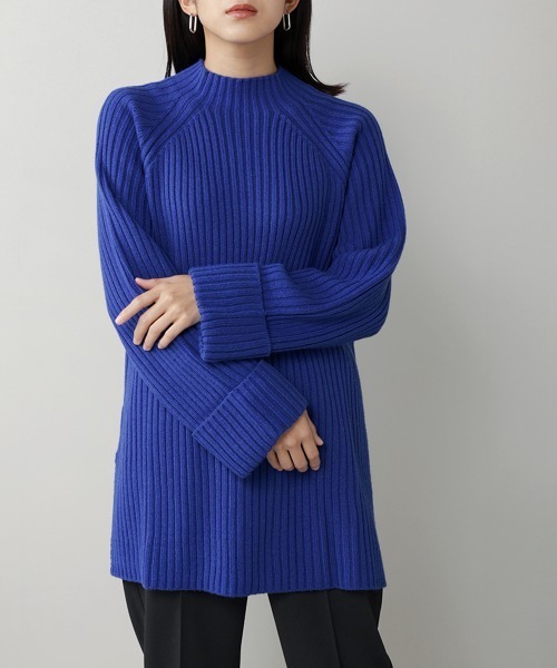 Bou Jeloud（ブージュルード）の「リブフレアニットチュニック（ニット/セーター・レディース・チャコールグレー/ブルー/グリーン/グレイッシュベージュ・FREE）」の4枚目の写真