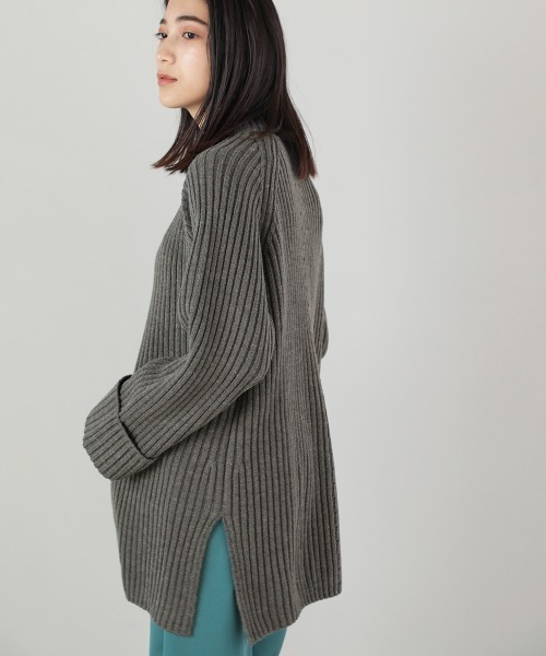 Bou Jeloud（ブージュルード）の「リブフレアニットチュニック（ニット/セーター・レディース・チャコールグレー/ブルー/グリーン/グレイッシュベージュ・FREE）」の5枚目の写真