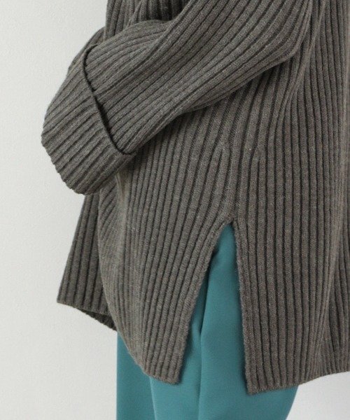 Bou Jeloud（ブージュルード）の「リブフレアニットチュニック（ニット/セーター・レディース・チャコールグレー/ブルー/グリーン/グレイッシュベージュ・FREE）」の6枚目の写真