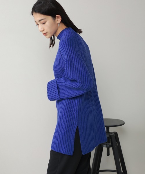 Bou Jeloud（ブージュルード）の「リブフレアニットチュニック（ニット/セーター・レディース・チャコールグレー/ブルー/グリーン/グレイッシュベージュ・FREE）」の9枚目の写真