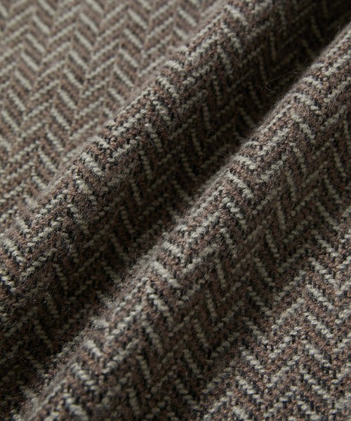 ADAM ET ROPE'（アダムエロペ）の「イタリア製ヘリンボーンマフラー（マフラー・メンズ・ブラック/ネイビー/ベージュ・FREE）」の6枚目の写真