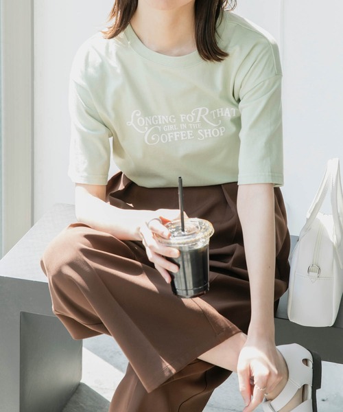 BONLECILL（ボンルシール）の「ロゴプリント cafe半袖Tシャツ（Tシャツ/カットソー・レディース・オフホワイト/サックスブルー/イエロー/ライトグリーン/アイボリー・FREE）」の2枚目の写真