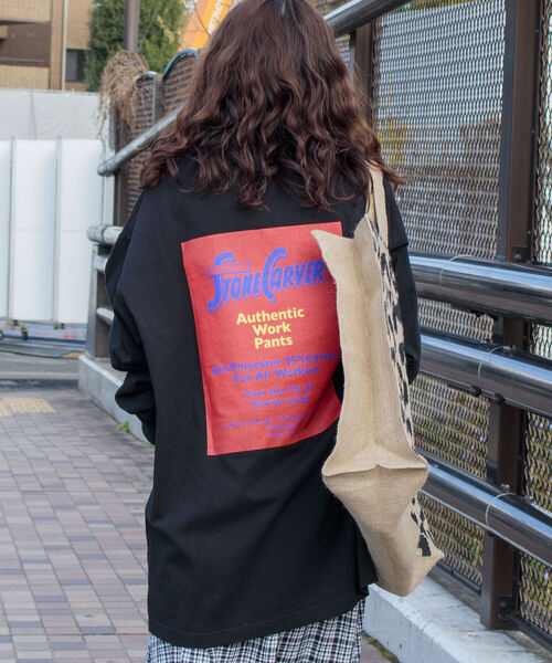 UNIVERSAL OVERALL（ユニバーサルオーバーオール）の「【UNIVERSAL OVERALL】別注 ”STONE CARVER” バックプリント ロンT（Tシャツ/カットソー・メンズ・ホワイト/ライトグレー/ブラック・MEDIUM/LARGE）」の6枚目の写真