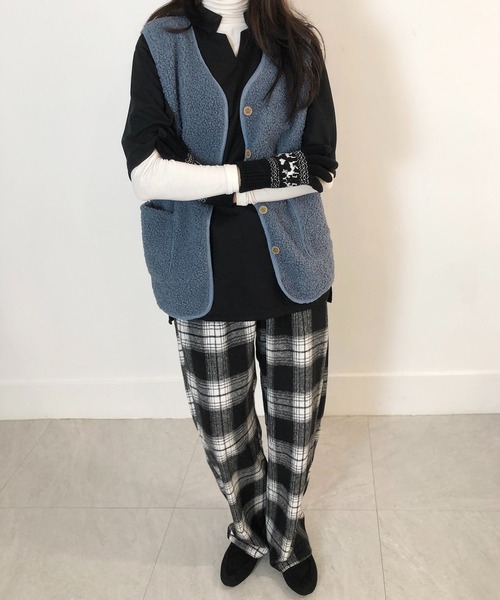 me+em select(ミームセレクト)の「シンプルボアベスト(ベスト・レディース・ピンク/ネイビー/ブラウン/ベージュ/アイボリー/ミント・FREE)」の6枚目の写真