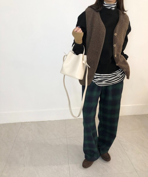 me+em select(ミームセレクト)の「シンプルボアベスト(ベスト・レディース・ピンク/ネイビー/ブラウン/ベージュ/アイボリー/ミント・FREE)」の3枚目の写真