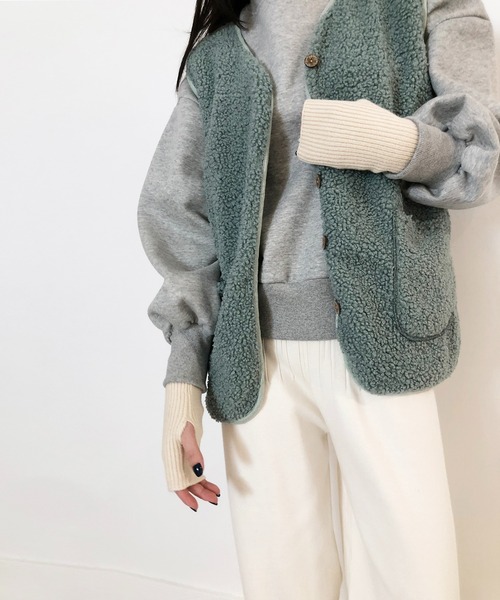 me+em select(ミームセレクト)の「シンプルボアベスト(ベスト・レディース・ピンク/ネイビー/ブラウン/ベージュ/アイボリー/ミント・FREE)」の5枚目の写真