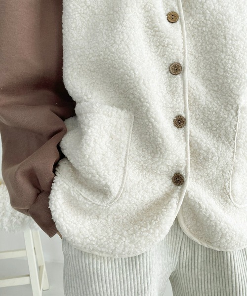 me+em select(ミームセレクト)の「シンプルボアベスト(ベスト・レディース・ピンク/ネイビー/ブラウン/ベージュ/アイボリー/ミント・FREE)」の7枚目の写真