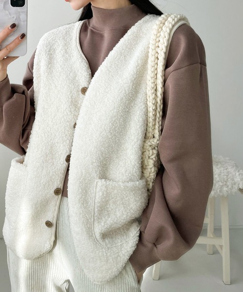 me+em select(ミームセレクト)の「シンプルボアベスト(ベスト・レディース・ピンク/ネイビー/ブラウン/ベージュ/アイボリー/ミント・FREE)」の10枚目の写真