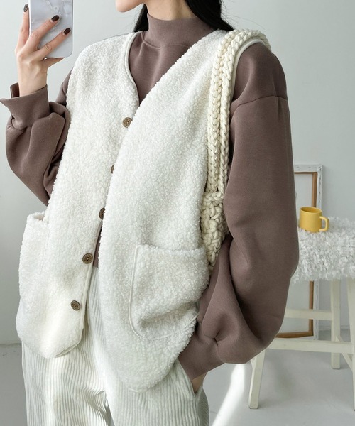 me+em select(ミームセレクト)の「シンプルボアベスト(ベスト・レディース・ピンク/ネイビー/ブラウン/ベージュ/アイボリー/ミント・FREE)」の15枚目の写真