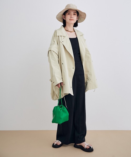 ADAM ET ROPE'（アダムエロペ）の「【WEB限定】カラー巾着バッグ（ハンドバッグ・レディース・ブラック/ベージュ/ブルー/グリーン・FREE）」の5枚目の写真