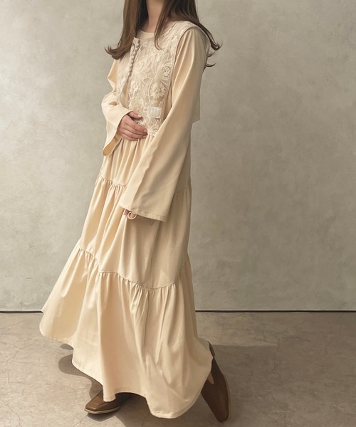 apres jour clair(アプレジュールクレア)の「【apres jour clair】ティアードワンピース【ZOZOTOWN限定アイテム】(ワンピース・レディース・モカ/オフホワイト/ベージュ・フリー/X-LARGE)」の3枚目の写真