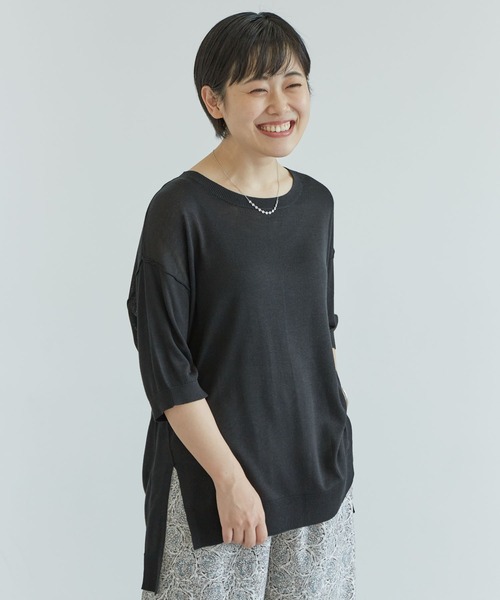 CRAFT STANDARD BOUTIQUE(クラフトスタンダードブティック)の「クルーネックスリット半袖ニットプルオーバー *◆(ニット/セーター・レディース・グレイッシュベージュ/ブラック/マスタード/レッド/ブラウン・FREE)」の2枚目の写真