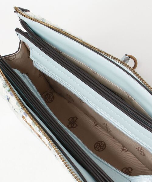 Guess（ゲス）の「ABEY Multi Compartment Shoulder Bag（ショルダーバッグ・レディース・ブルー・ONE SIZE）」の17枚目の写真