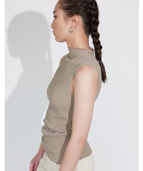 ALEXIA STAM(アリシアスタン)の「Sleeveless High Neck Top/スリーブレスハイネックトップ(Tシャツ/カットソー・レディース・ベージュ/オフホワイト/グリーン系その他・FREE)」の5枚目の写真
