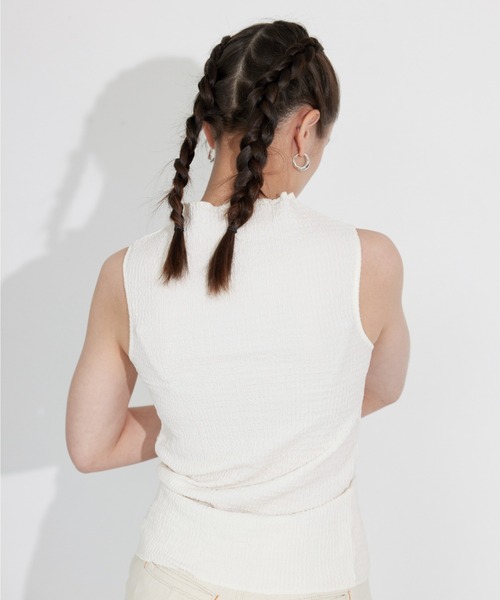 ALEXIA STAM(アリシアスタン)の「Sleeveless High Neck Top/スリーブレスハイネックトップ(Tシャツ/カットソー・レディース・ベージュ/オフホワイト/グリーン系その他・FREE)」の4枚目の写真