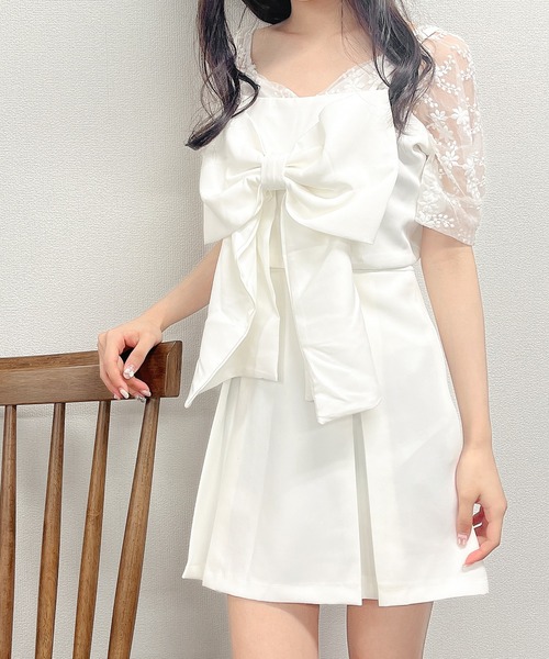 Rmine（アールマイン）の「ビッグリボンショートキャミ（キャミソール・レディース・ブラック/ホワイト・FREE）」の2枚目の写真