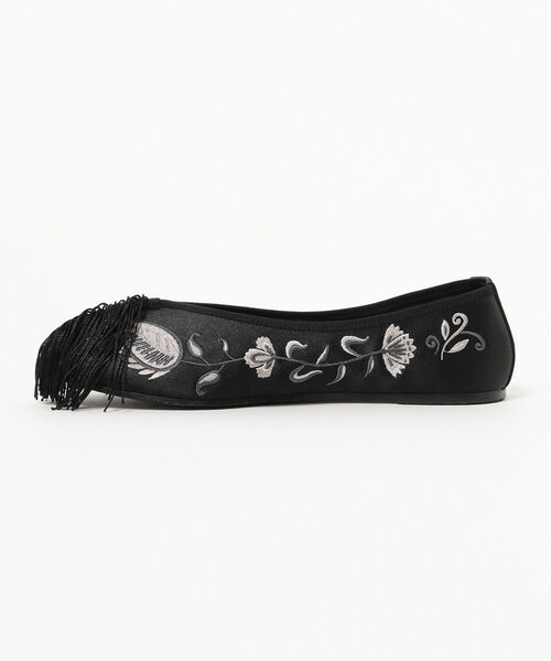 BEAMS BOY(ビームスボーイ)の「FUJIN TREE × maturely / Fringe Chinese Shose(パンプス・レディース・ブラック/オリーブ・38/39/37)」の4枚目の写真