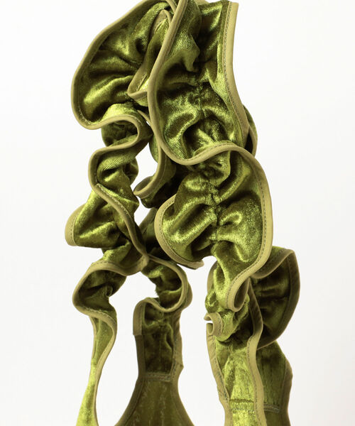 Ray BEAMS（レイビームス）の「HELOYSE / クラッシュ ベロア トートバッグ（トートバッグ・レディース・ブラック/ライム・ONE SIZE）」の14枚目の写真