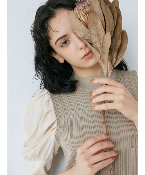 LAGUNAMOON（ラグナムーン）の「タックスリーブドッキングニットワンピース（ワンピース・レディース・ブラック/ベージュ/カーキ・SMALL/MEDIUM）」の19枚目の写真