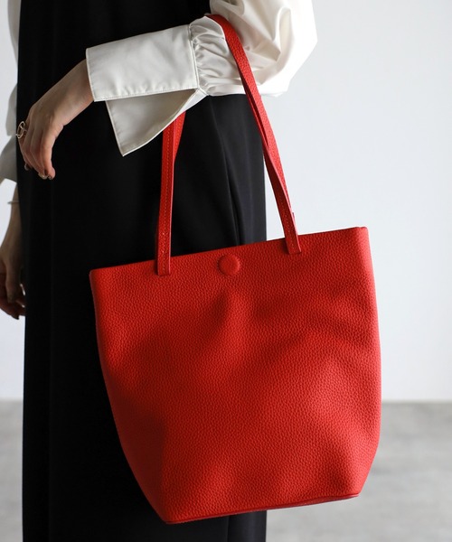 GUSCIO(グッシオ)の「【グッシオレザー】シュリンクレザー トートバッグ 牛革(トートバッグ・レディース・ブラック/レッド/ブルー/ダークグレー/ベージュ系その他・FREE)」の5枚目の写真