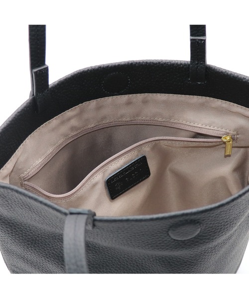 GUSCIO(グッシオ)の「【グッシオレザー】シュリンクレザー トートバッグ 牛革(トートバッグ・レディース・ブラック/レッド/ブルー/ダークグレー/ベージュ系その他・FREE)」の6枚目の写真