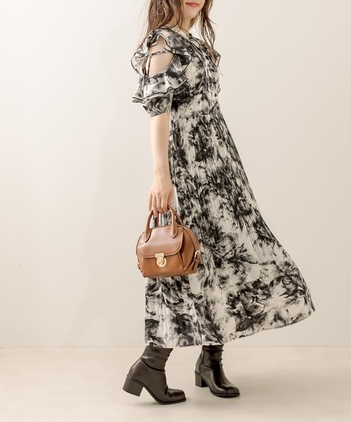 OLIVE des OLIVE（オリーブデオリーブ）の「ラッフル肩あき