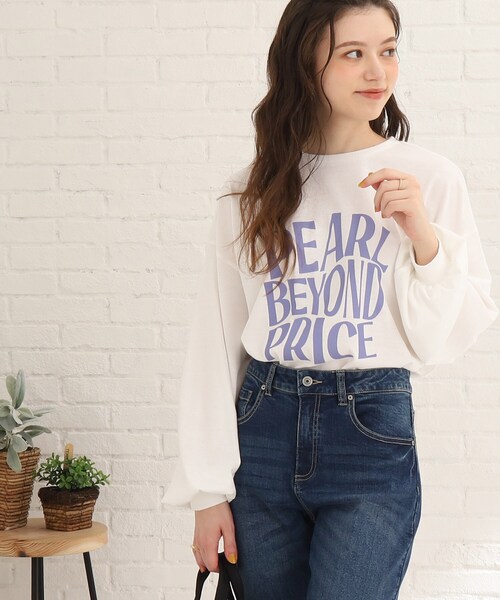 Cutie Blonde（キューティーブロンド）の「◆【レトロ感が可愛い】英字ロゴぽわん袖ロンT（Tシャツ/カットソー・レディース・ホワイト系その他/ホワイト系その他2/ホワイト系その他3/ブラック系1/ベージュ系/黄緑系3・02/03）」の8枚目の写真